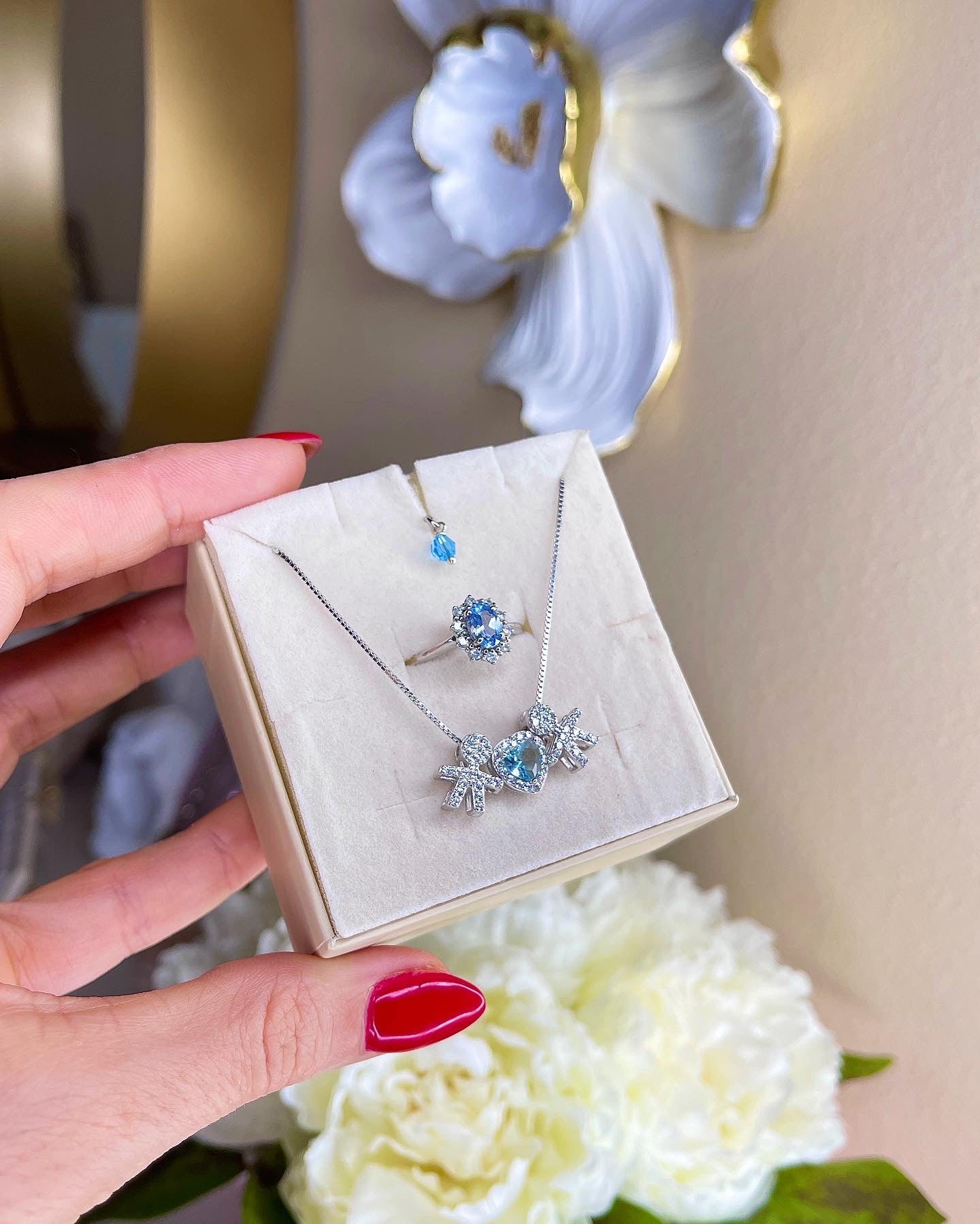 Collana Bebè di Zirconi Modello Catenina Passante con Cuore Colorato