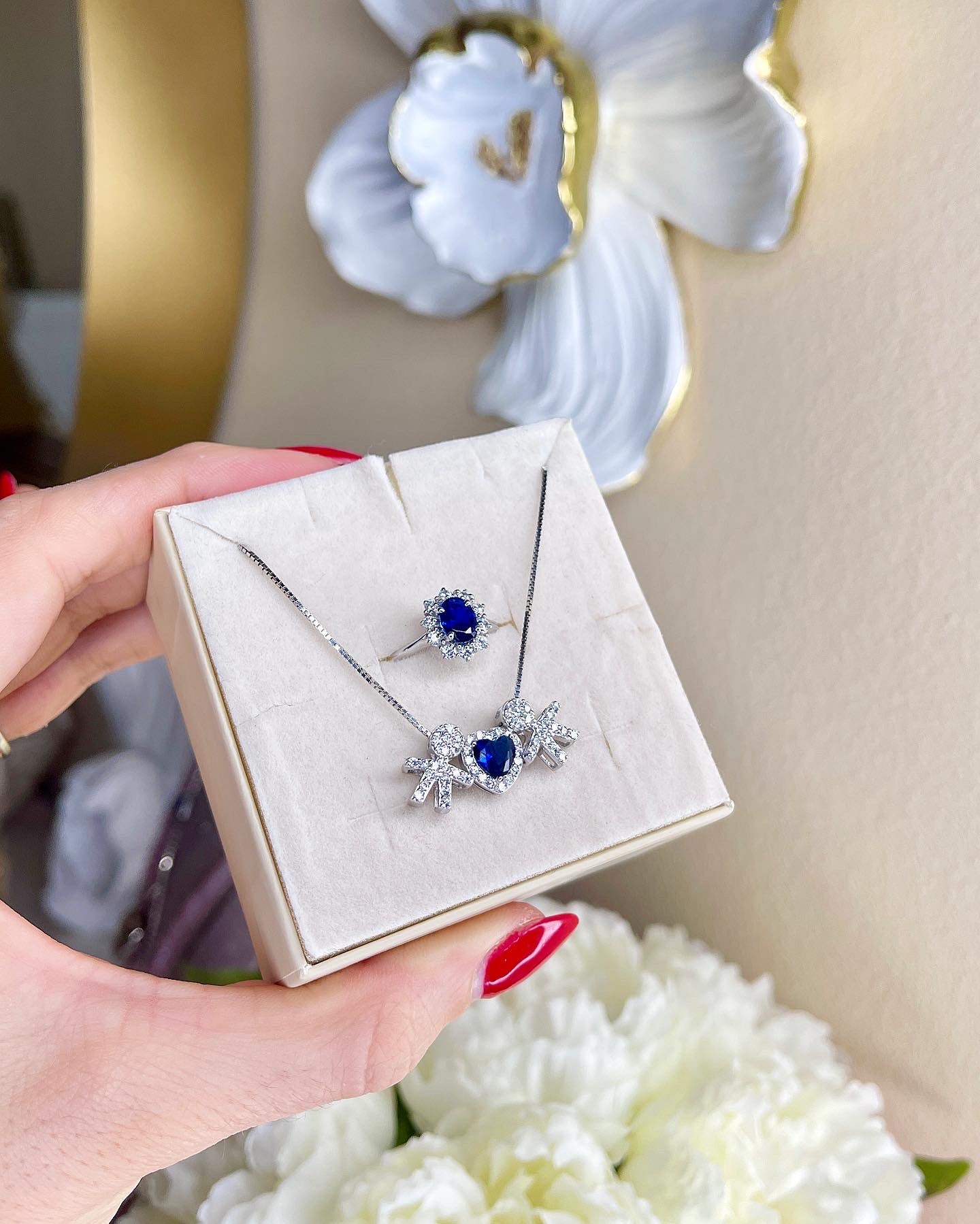 Collana Bebè di Zirconi Modello Catenina Passante con Cuore Colorato