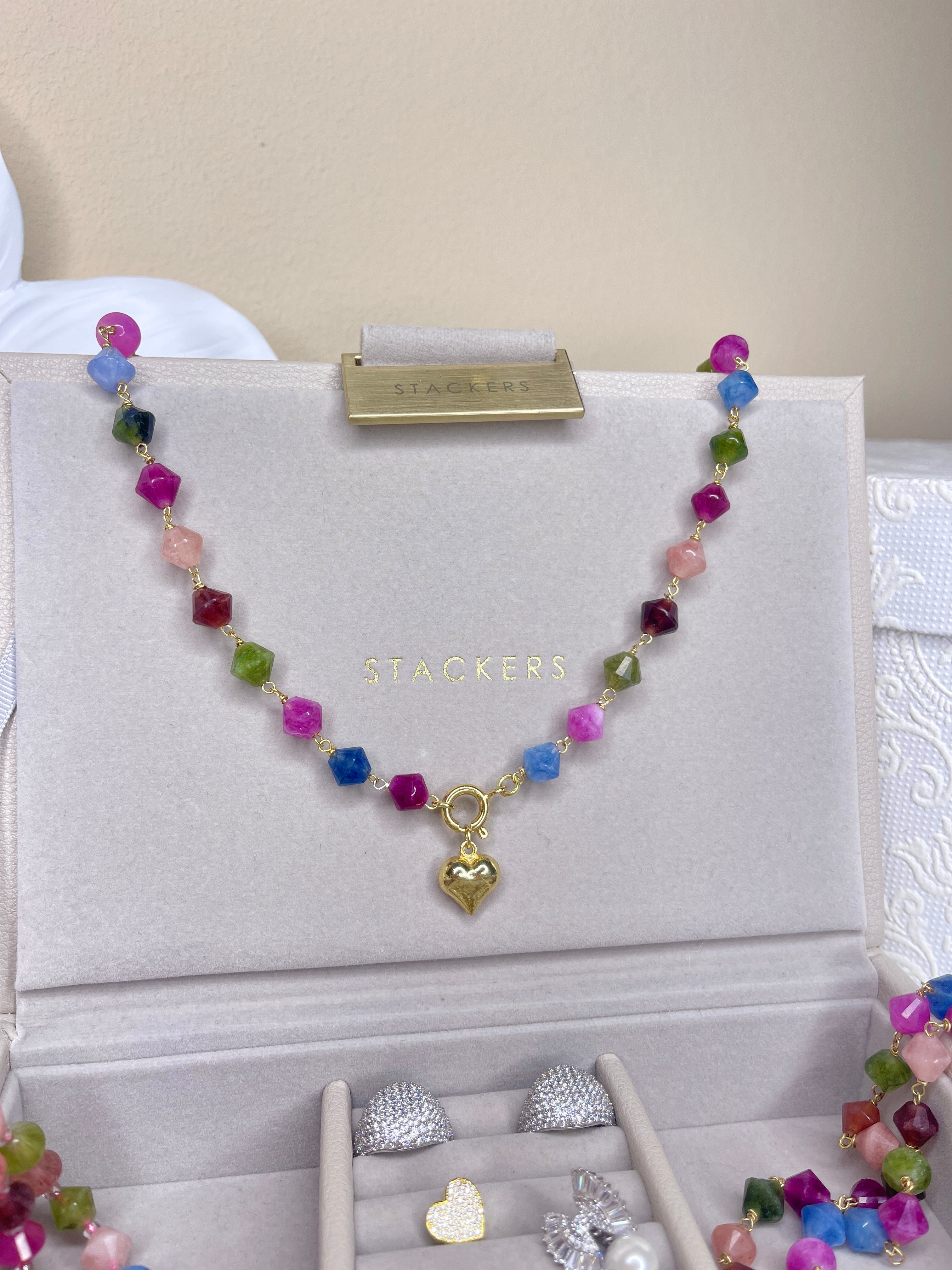 Collana con Pietre Naturali di Giada dai Toni Pastello con Moschettone Apribile