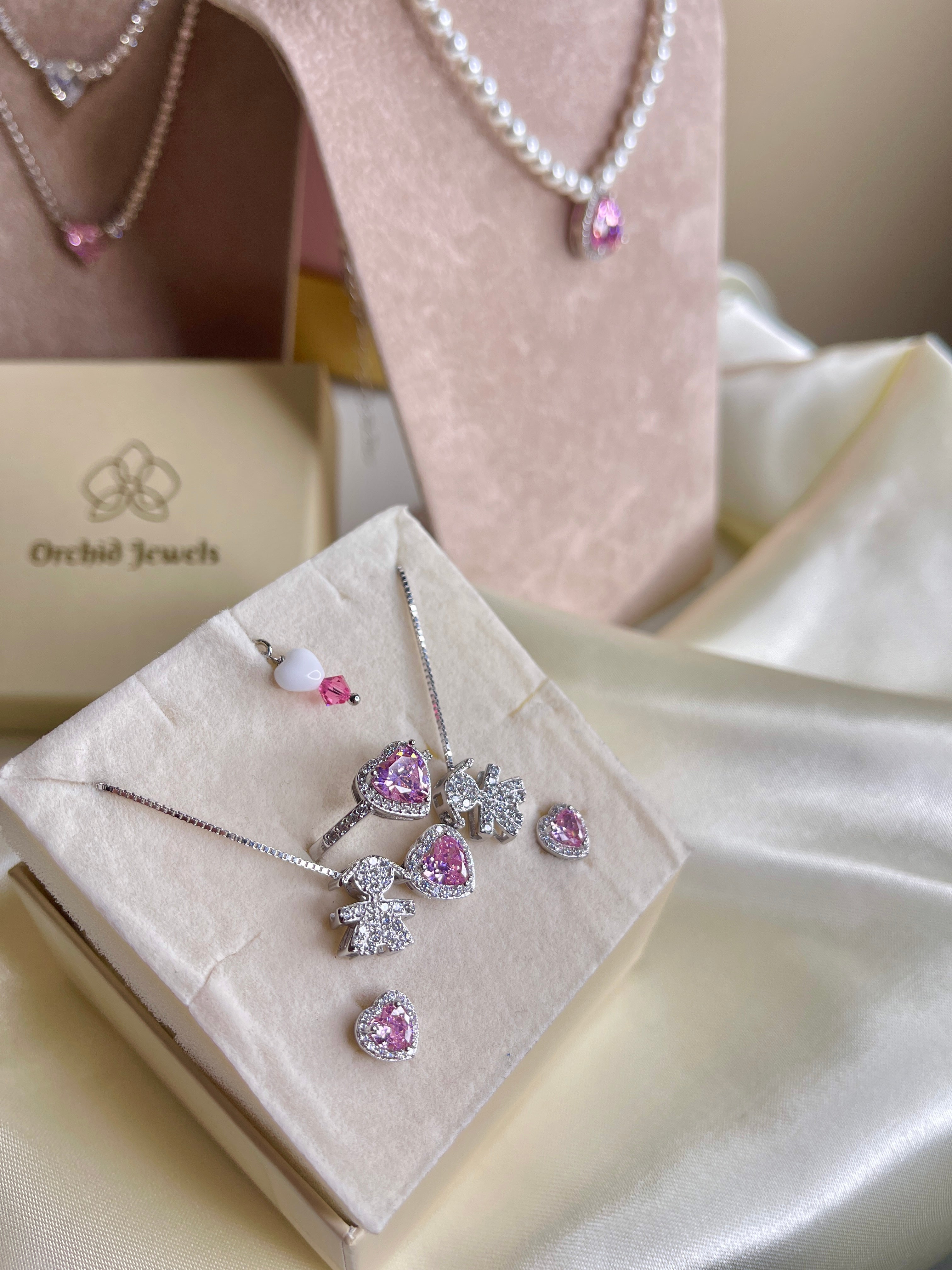Collana Bebè di Zirconi Modello Catenina Passante con Cuore Colorato