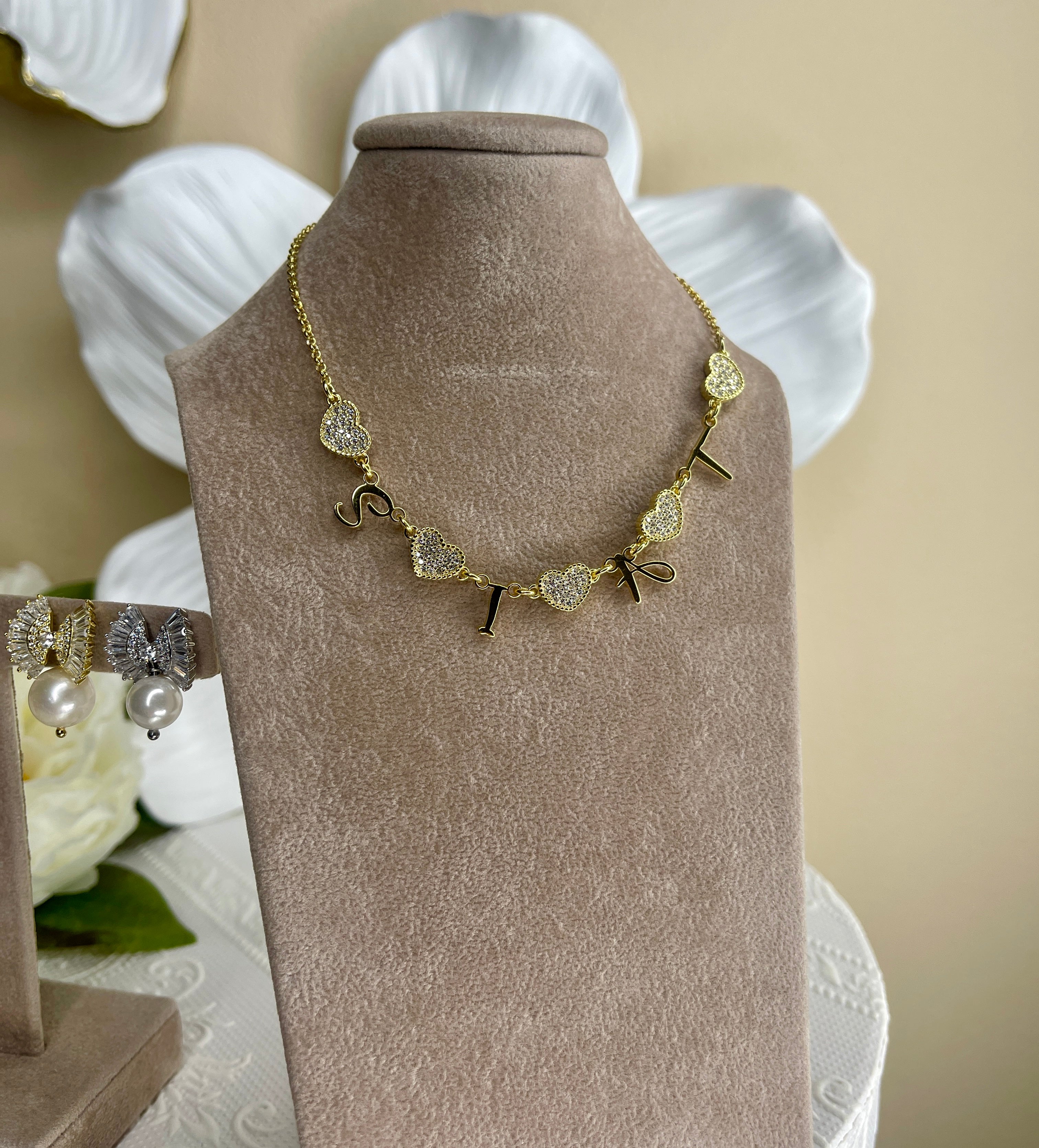 Collana Multi Iniziali con Cuoricini Pavè