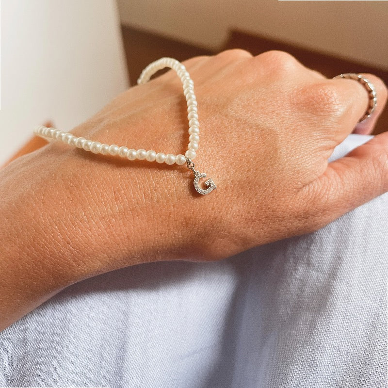 Chocker Filo di Perle con Iniziale Pavè