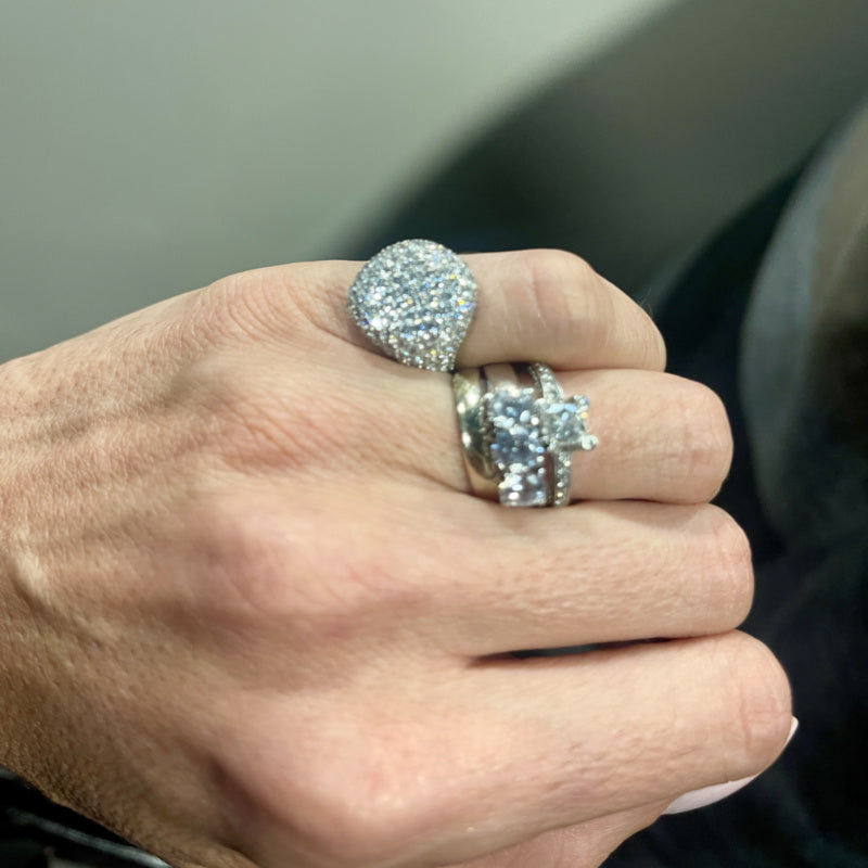 Anello Chevalier Pavè di Cubic Zirconia Artigianale